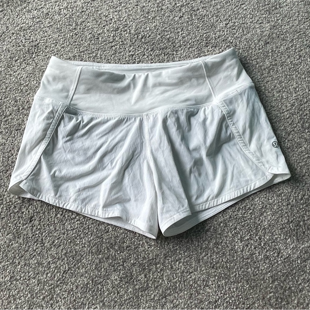 Lululemon White Speed Up Low-Rise Lined Short 2.5” Size 4